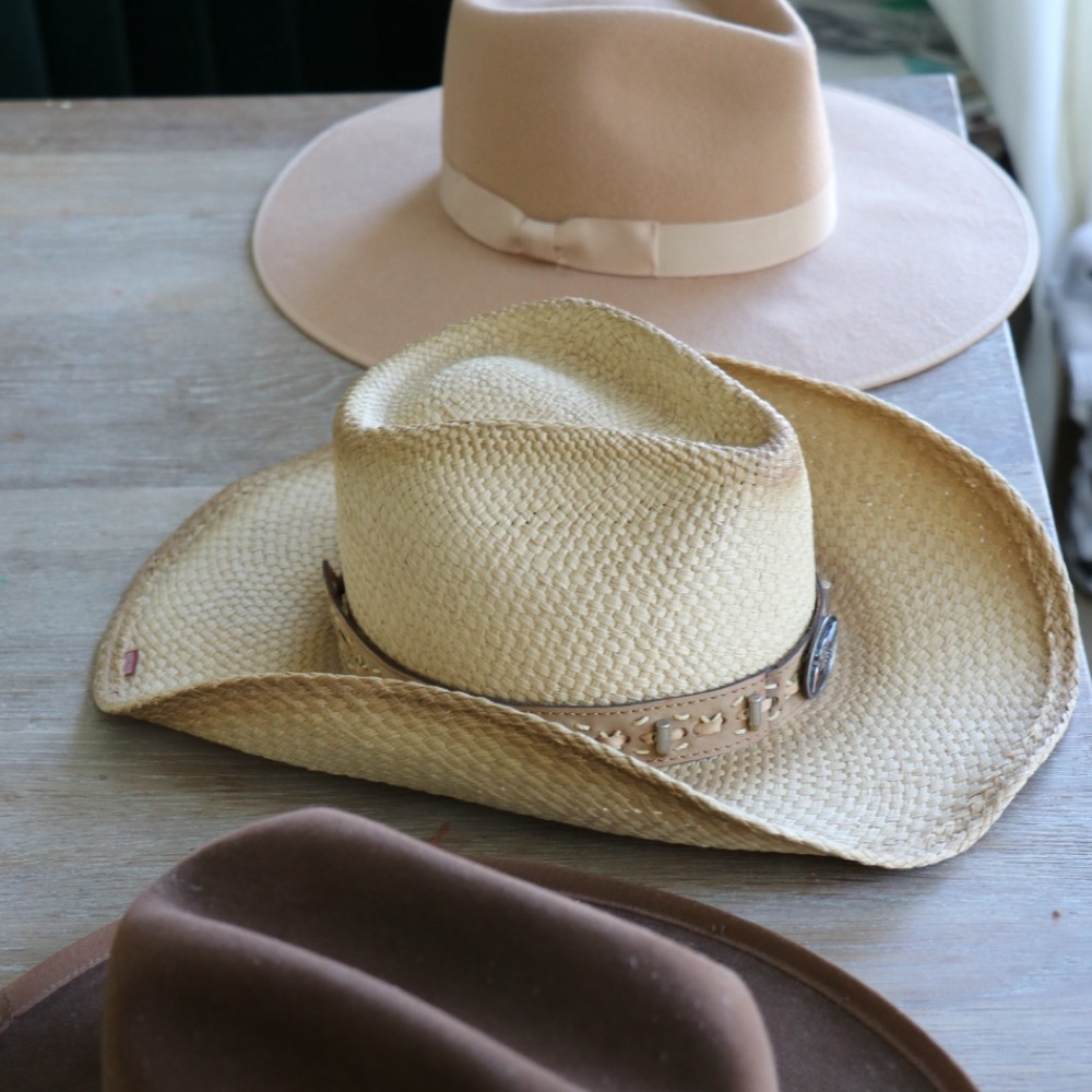 •BULLHIDE•REAL COWGIRL HAT. Excellent condition leather belt strap detai…